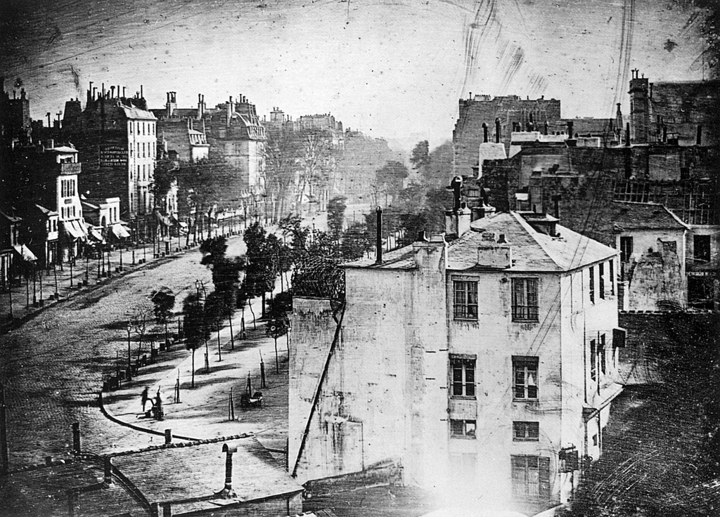 Through the Lens: A Journey from Daguerreotype to Digital – The Evolution of Photography